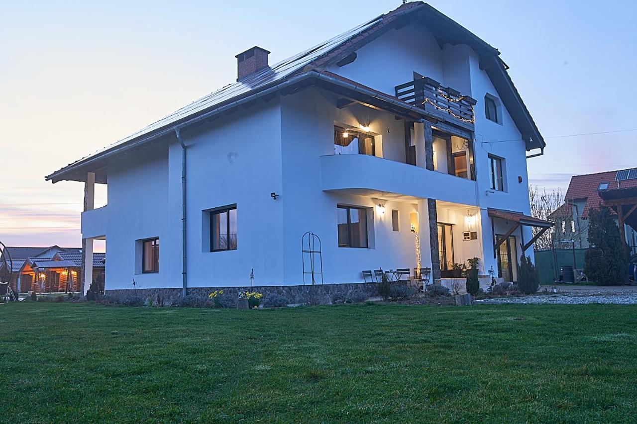 Insula Christiana Hotel Cristian  Exterior photo